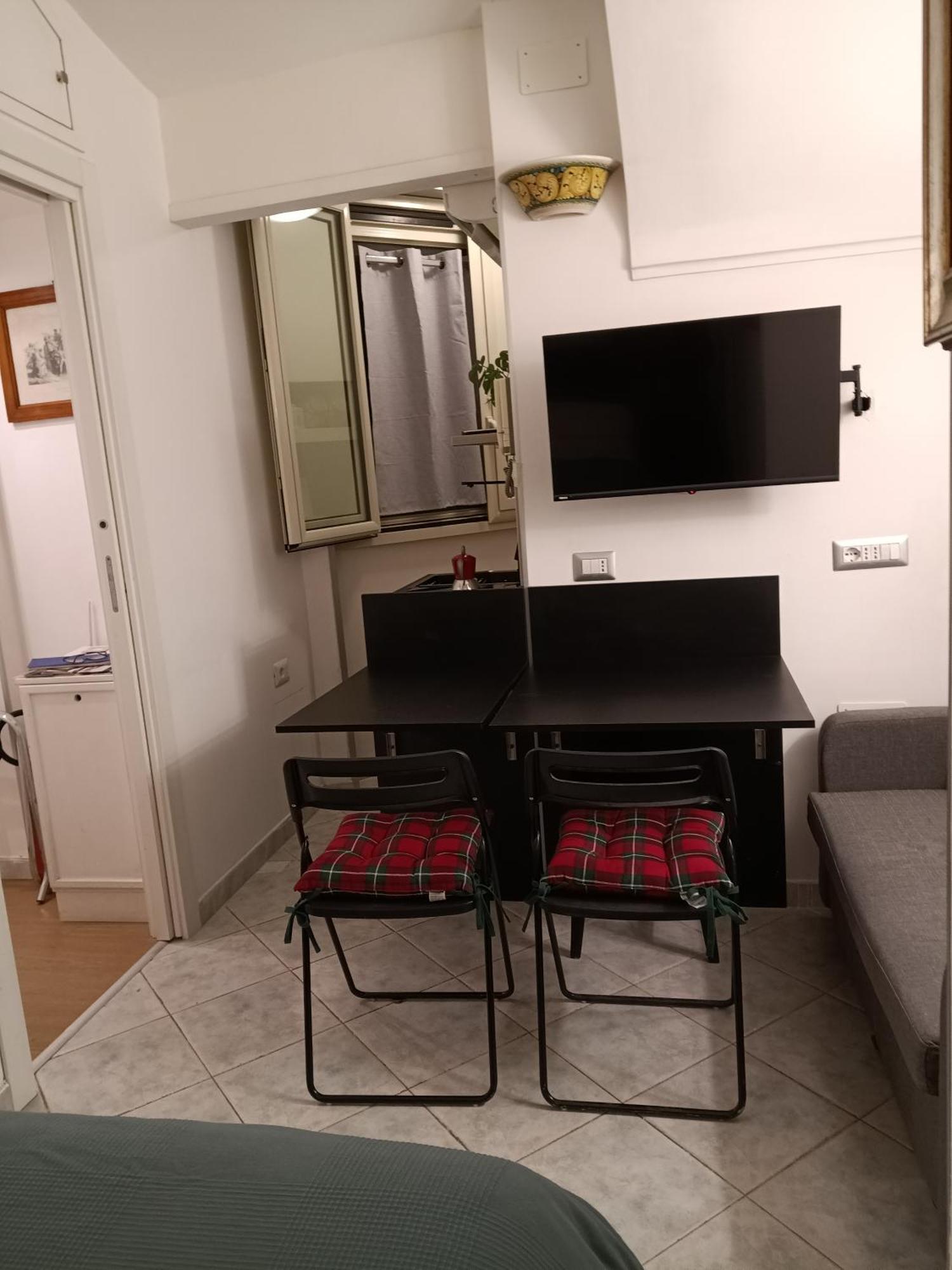 La Residenza Napoli Chiaia Short Let Apartment Superior Via Chiaia 82 Exterior photo
